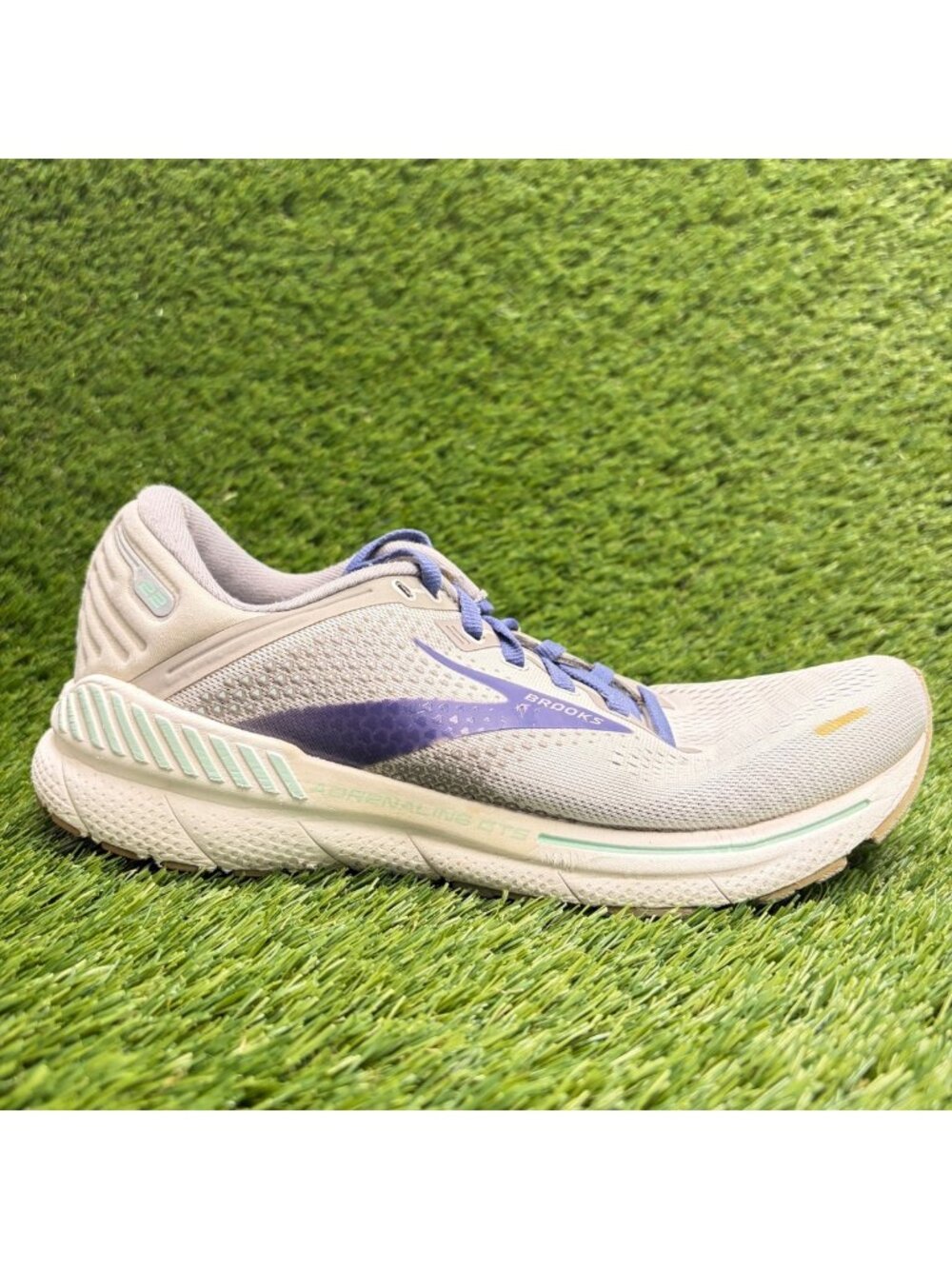 Brooks Adrenaline GTS 22 Womens Size 9 Gray Athletic Running Shoes Sneakers